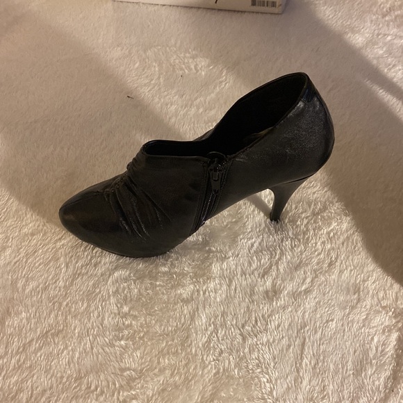 Black heels, like new heel like new and eel leather - Picture 4 of 5